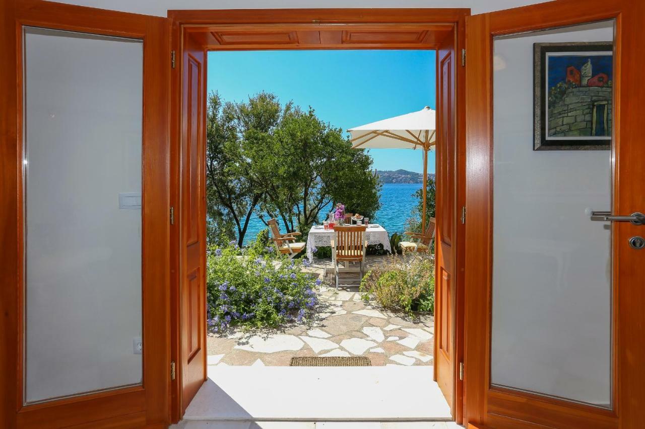 Secret Garden Barada Beach Apartment 特罗吉尔 外观 照片