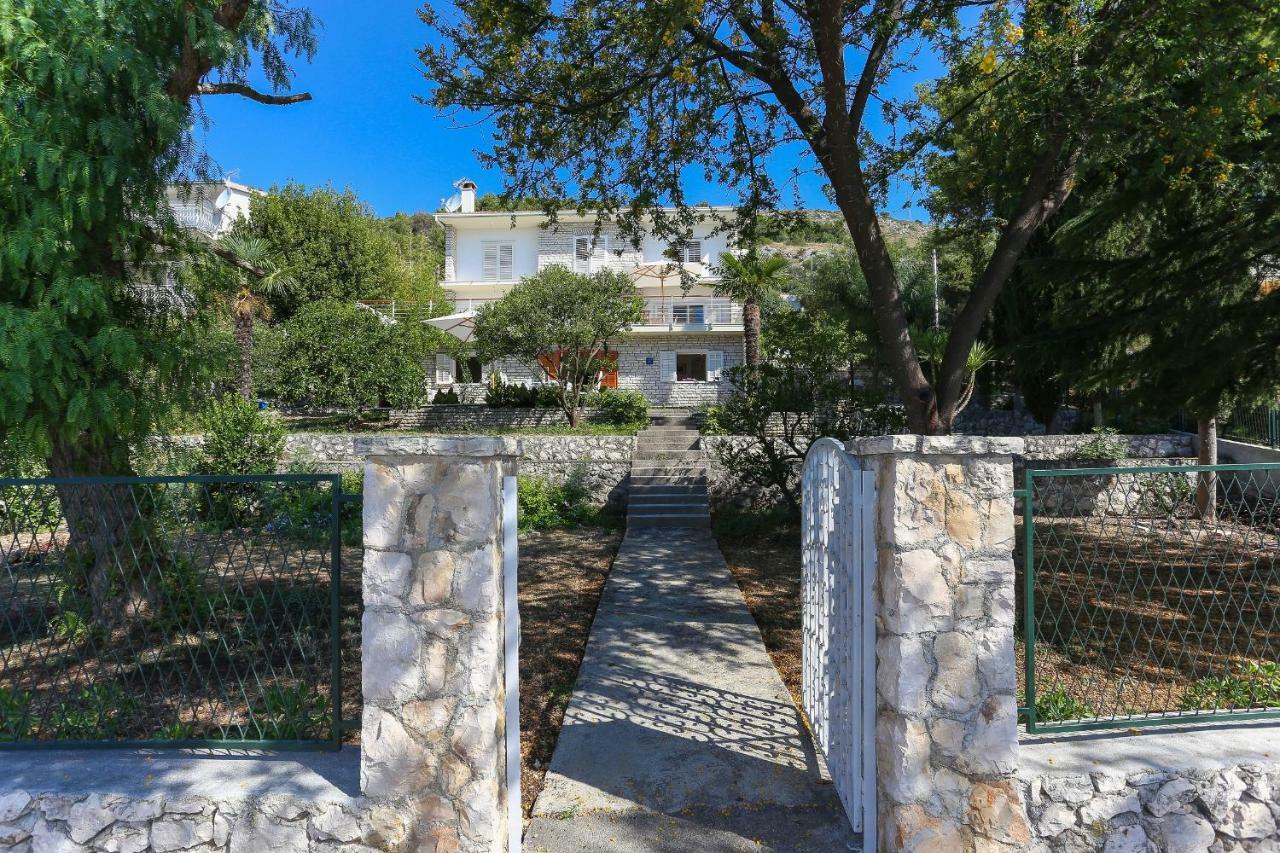 Secret Garden Barada Beach Apartment 特罗吉尔 外观 照片