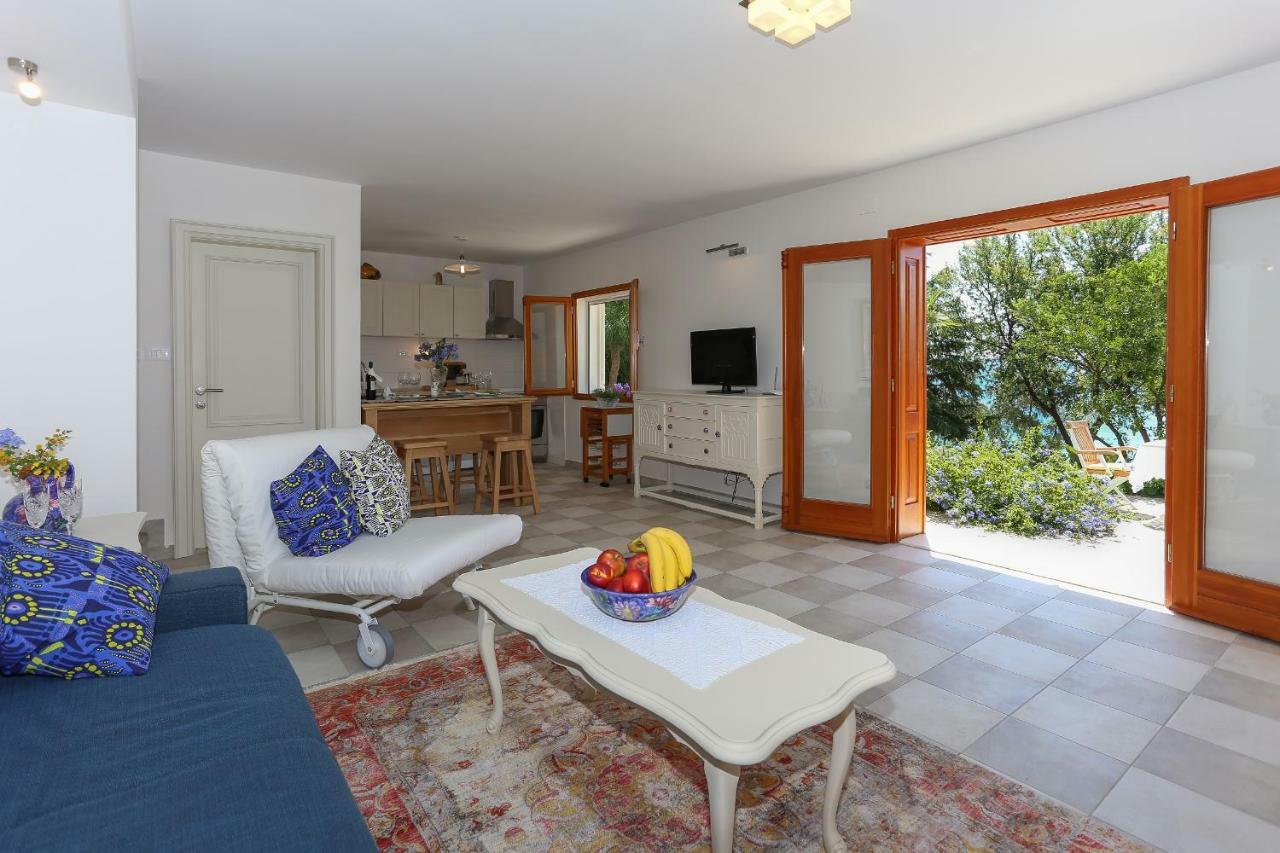 Secret Garden Barada Beach Apartment 特罗吉尔 外观 照片