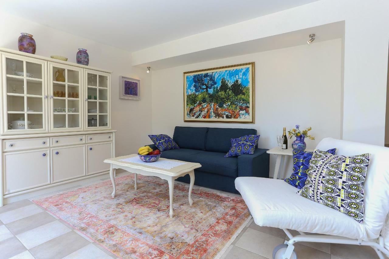 Secret Garden Barada Beach Apartment 特罗吉尔 外观 照片