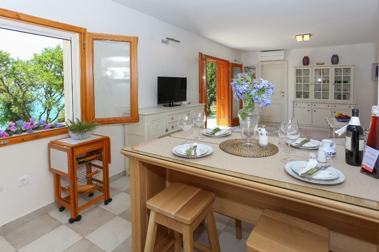 Secret Garden Barada Beach Apartment 特罗吉尔 外观 照片